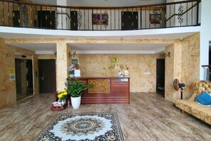 Entrance / Reception