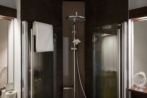DOPPELZIMMER MIT BALKON