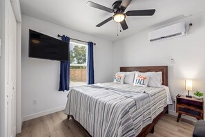 Bedroom with queen size bed! 