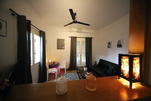 Casa Eva in Kifisia by Rent A Greek Home -  living room
