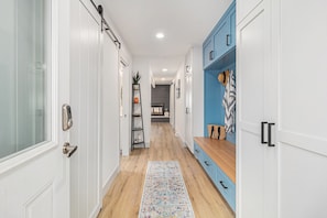 Entry/mudroom