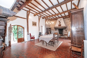 Le Clos Saint Michel - Vacation home with pool and garden