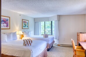 Private Bedroom with 2 Queen Beds and ensuite bath  | Listed with @BookTraverse