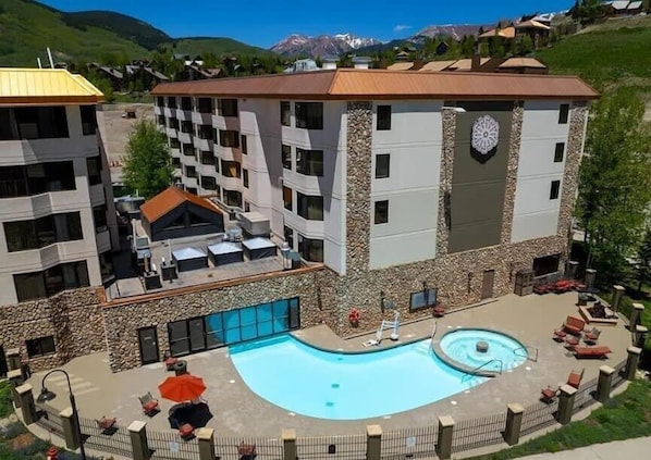 The best pool in Mt Crested Butte! | Listed with @BookTraverse