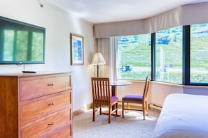 Dining Space with plenty of natural light | Listed with @BookTraverse