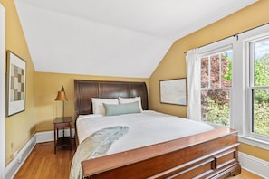 Bedroom 1 - upper level king