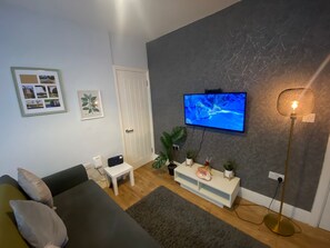Living Room / Lounge