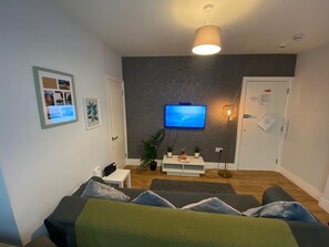 Living Room / Lounge