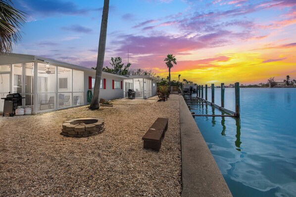 Bay Cottage by AMI Locals