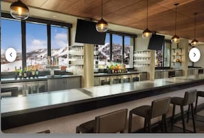 Bar (in der Unterkunft)