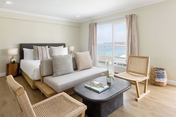 Unit with King bed. Exact unit will be assigned upon arrival. Views, colors, and decor may vary.