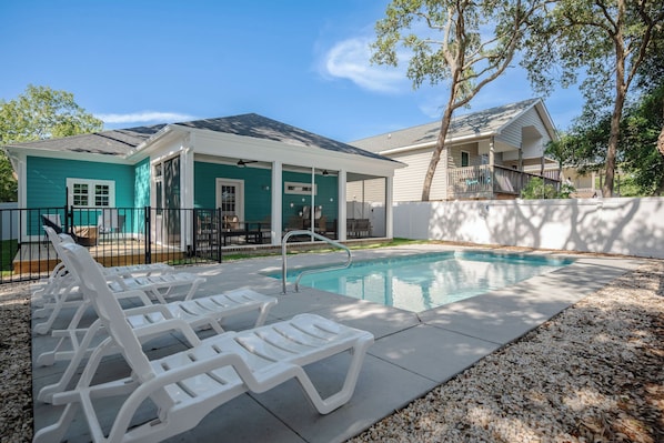 Exterior - Back / Pool Area