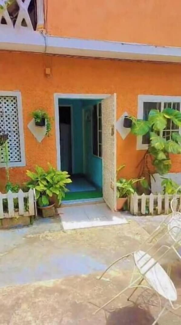 Front of cottage.