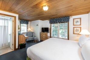 King Bed and Reading Nook