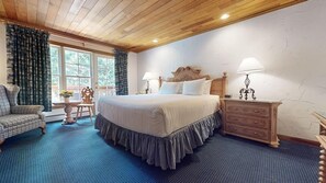 King Bed with Mountain View