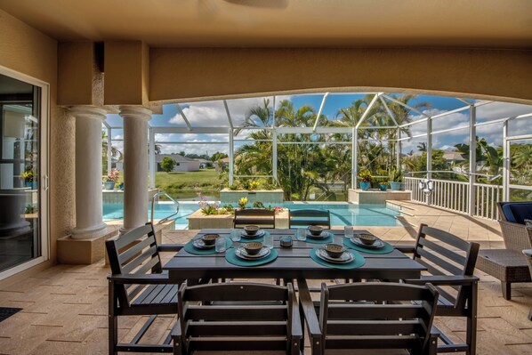 Outdoor dining