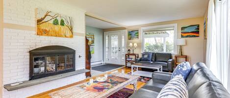 Marshfield Vacation Rental | 3BR | 1.5BA | 1,800 Sq Ft | 2 Steps to Enter