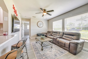 Living Room | Smart TV | Central A/C | Single-Story Home
