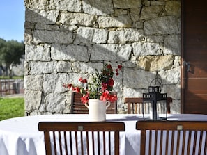Outdoor dining