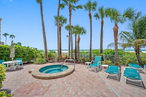 Beachside Hot tub