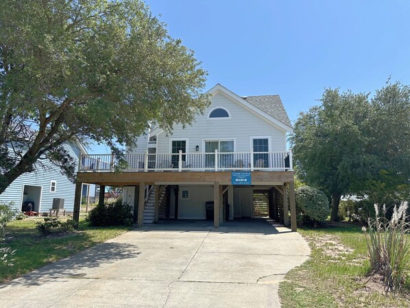 NH515: Club Paradise | Front Exterior