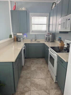 Fully equipped kitchen