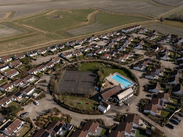 Residential Area, Neighbourhood, House, Bird'S-Eye View, Roof, Suburb, Home, Landscape, Aerial Photography, Urban Design