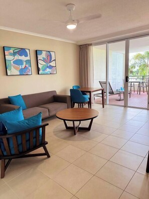 Living room (1)