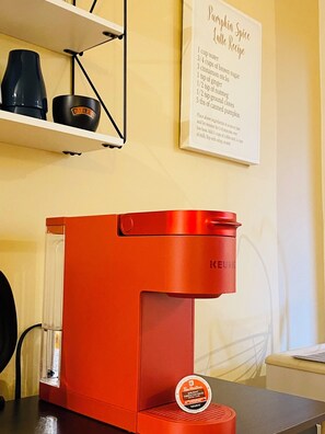 Kaffee und/oder Kaffeemaschine