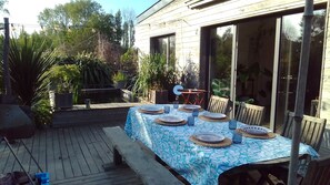 Outdoor dining