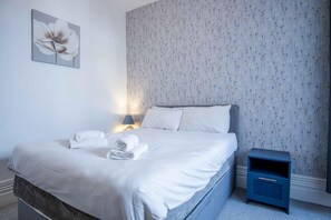 Flat 1 Brunswick - 2 Bed Economy Flat - Swansea (7272)