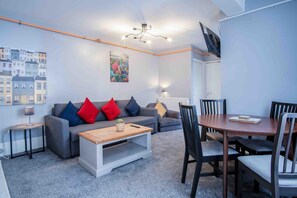 Flat 1 Brunswick - 2 Bed Economy Flat - Swansea (7277)