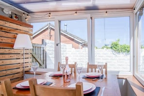 Cosy Cottage - 2 Bedroom Cottage - Mumbles (7234)