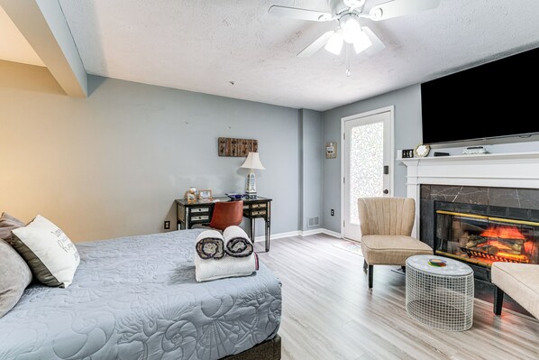 North Beach Vacation Rental | 1BR | 1BA | 500 Sq Ft | 3 Steps to Enter