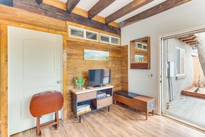 Living Room | Single-Story Unit