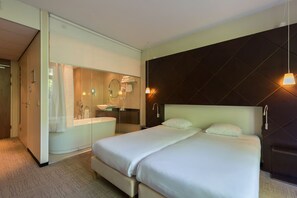 Comfortable Unit with Two Twin size beds
