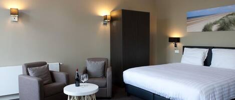 Comfortable Unit with Two Twin size beds