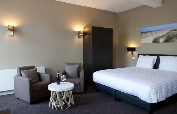 Comfortable Unit with Two Twin size beds
