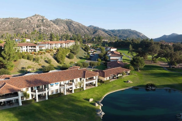 Beautiful Hyatt Resort with tons of amenities!
