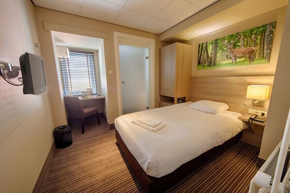 Comfortable Unit with Two Twin size beds