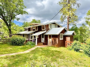 Exterior of our home. Enjoy this peaceful farm retreat near Yosemite—relax with mountain views, fresh air and hang out with our sweet horses and chickens. Get fresh eggs from the chicken house for breakfast!