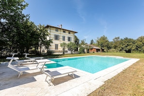 Building Exterior, Outdoor, Pool