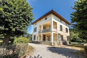 Building Exterior, Main Entrance, Outdoor