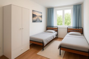Schlafzimmer (2)