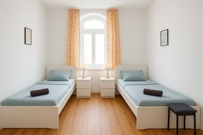 Schlafzimmer 2