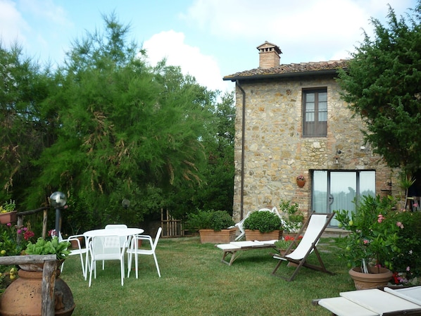Building Exterior, Garden, Main Entrance, Outdoor