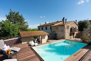 Building Exterior, Outdoor, Pool