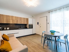 Meubles, Appartement, Chaise, Balcon, Table Cuisine Et Salle A Manger, Mobilier De Jardin, Plante D'Appartement, Table Basse
