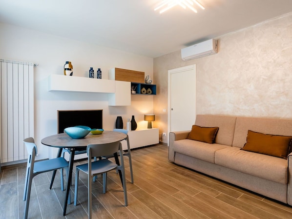 Meubles, Appartement, Chaise, Balcon, Table Cuisine Et Salle A Manger, Mobilier De Jardin, Plante D'Appartement, Table Basse