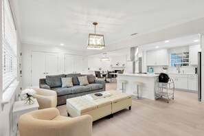 4 versatile sleeping areas for up to 10 guests, including a King Ensuite, 3 Twin bedrooms and a Family Room with a Sleeper Sofa